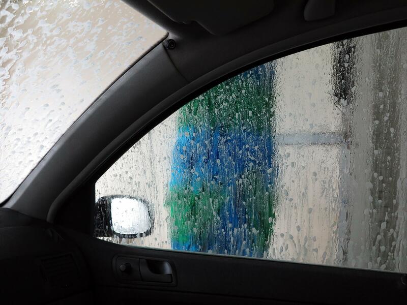 this is a picture of West Palm Beach car window repair